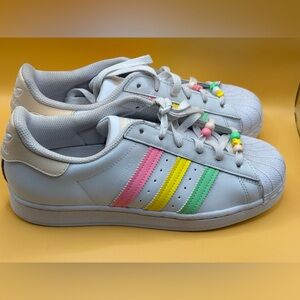 Adidas Superstar Cloud White Beam 6.5y 8w rainbow colorful sneakers